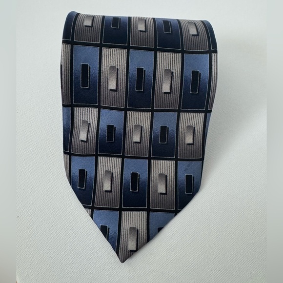 Haggar Modern Blue and Gray Patterned Tie - Picture 1 of 5